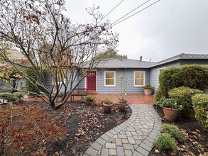 Building Photo - Beautifully Updated 4BD/2BA Single-Family Home in Palo Alto
