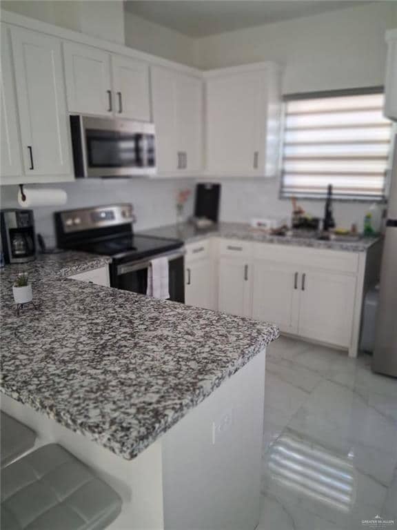 Building Photo - 27 South Dr