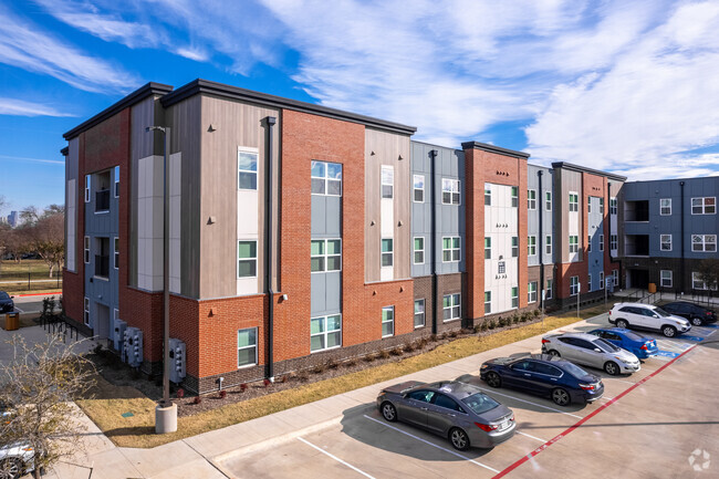 Building Photo - Highpoint at Wynnewood