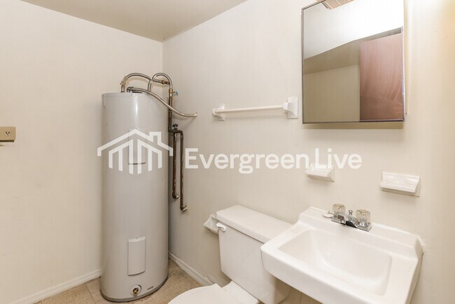 Building Photo - 8040 Mt Everest St