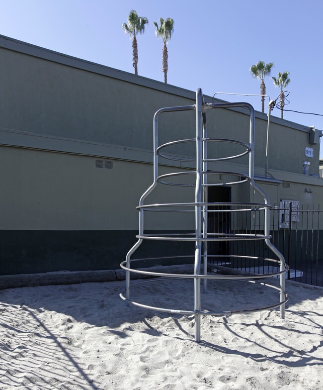 Building Photo - Olivewood Apartments