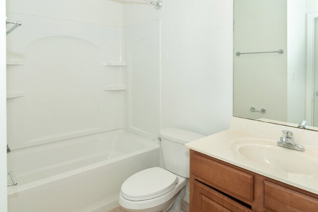 Building Photo - 113 Brooks St SE