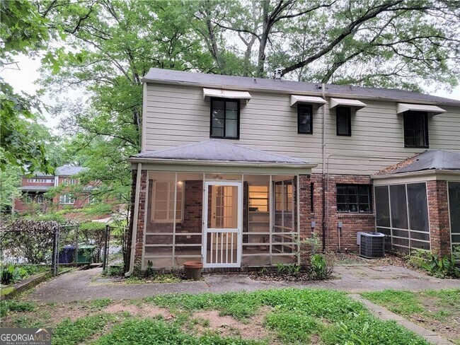 Building Photo - 1321 Stillwood Dr NE