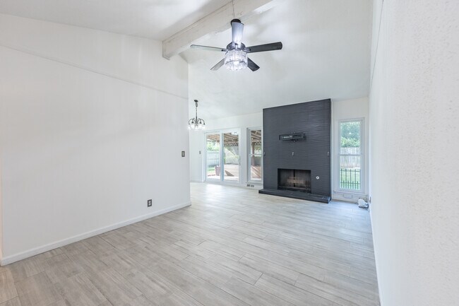 Building Photo - 6822 Rivulet