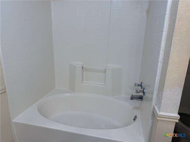 Building Photo - 3404 Granite Dr