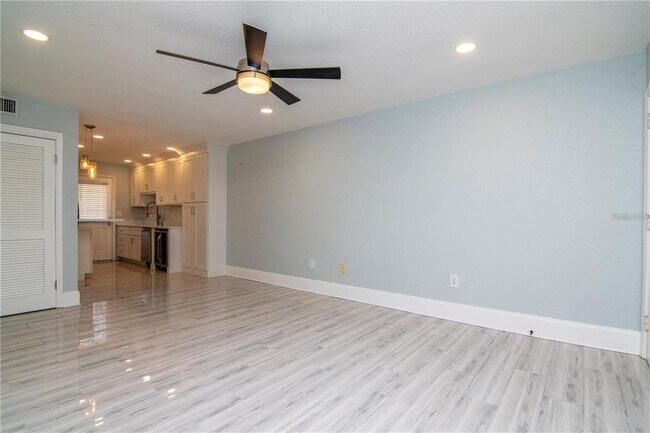 Building Photo - 208 Danube Ave