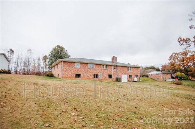 Building Photo - 219 Ridge Rd