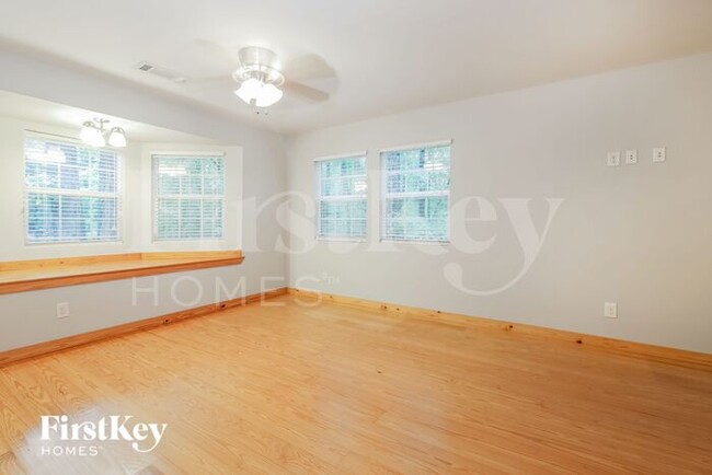 Building Photo - 3896 Chattahoochee Dr