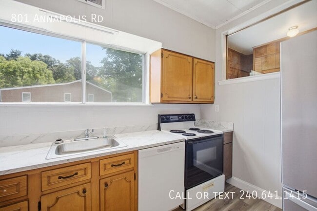 Building Photo - 801 Annapolis Rd