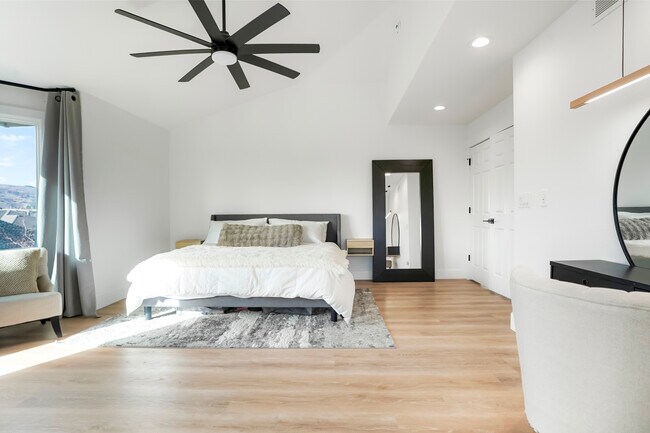 Building Photo - Robb Way