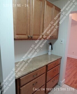 Building Photo - Light & Bright 1Bd Condo with Spacious Pri...