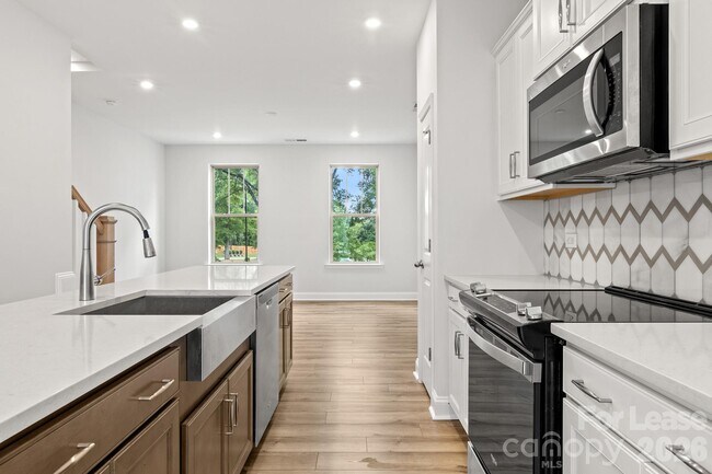 Building Photo - 120 Judson Ave