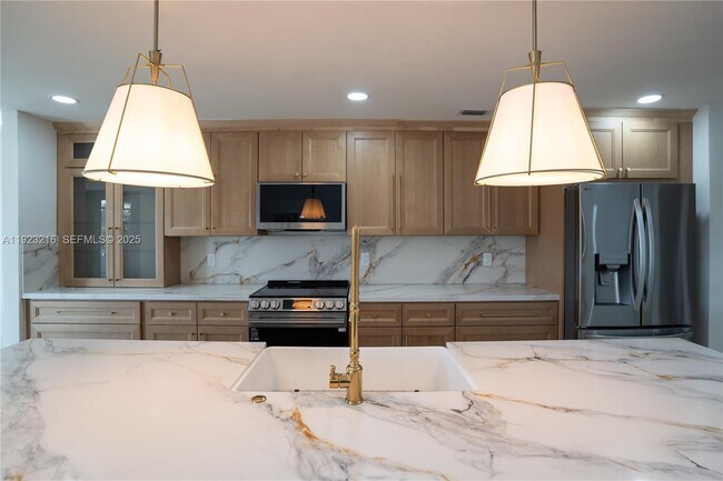 Building Photo - 16701 Bobcat Dr