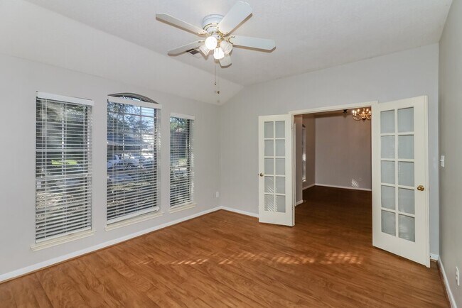 Building Photo - 18714 Timber Spring Dr