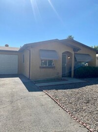 Building Photo - 2 Bedroom 1 Bathroom Duplex Newly Remodeled in 55+ COMMUNITY