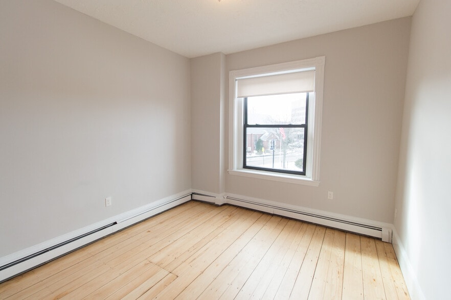 Building Photo - 41 Harvard St