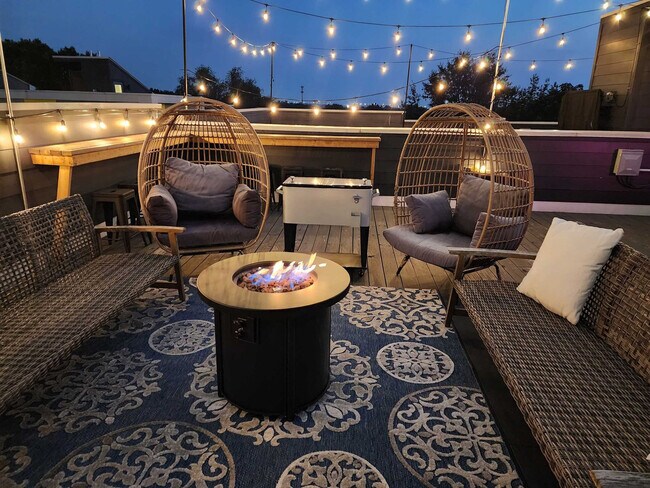 Building Photo - 1112 Harmony Way