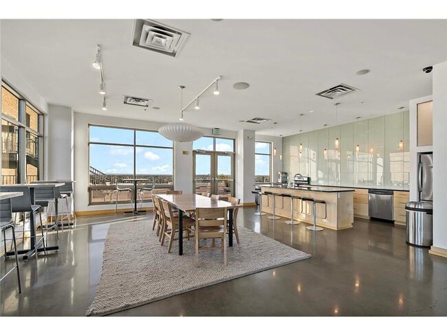 Building Photo - 2929 Chicago Ave