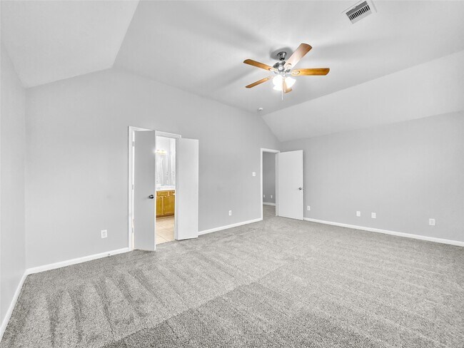 Building Photo - 835 Forest Ivy Ln