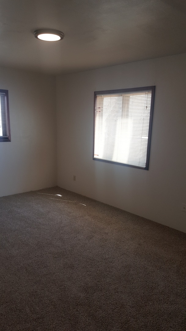 Building Photo - Bernalillo Beauty