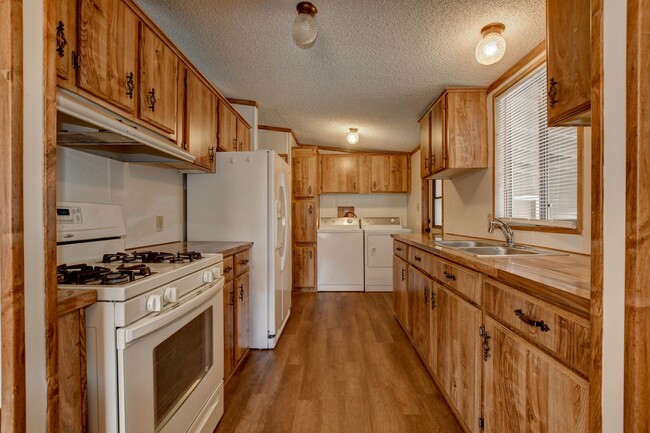Building Photo - Home for Rent in Prescott!