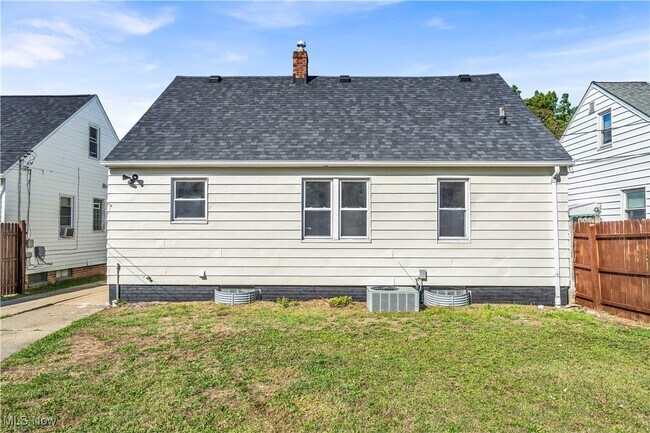 Building Photo - 24330 Glenforest Rd