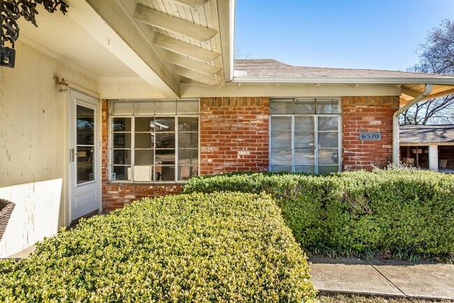 Building Photo - 6520 St Moritz Ave