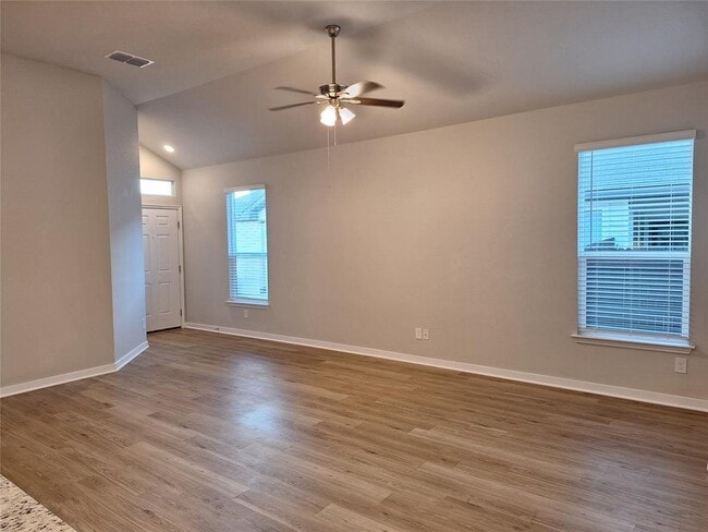 Building Photo - 758 Staglin St