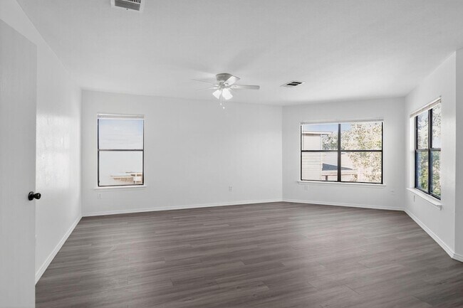 Building Photo - 1200 Keeshond Pl