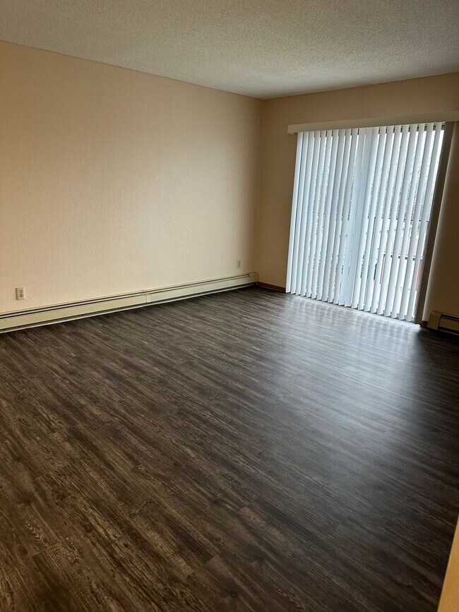 Building Photo - One Bedroom