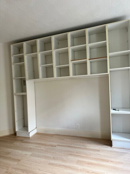 Building Photo - 90 Brainerd Rd