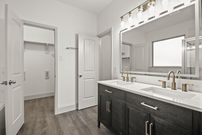 Building Photo - 71 Black Swan Pl