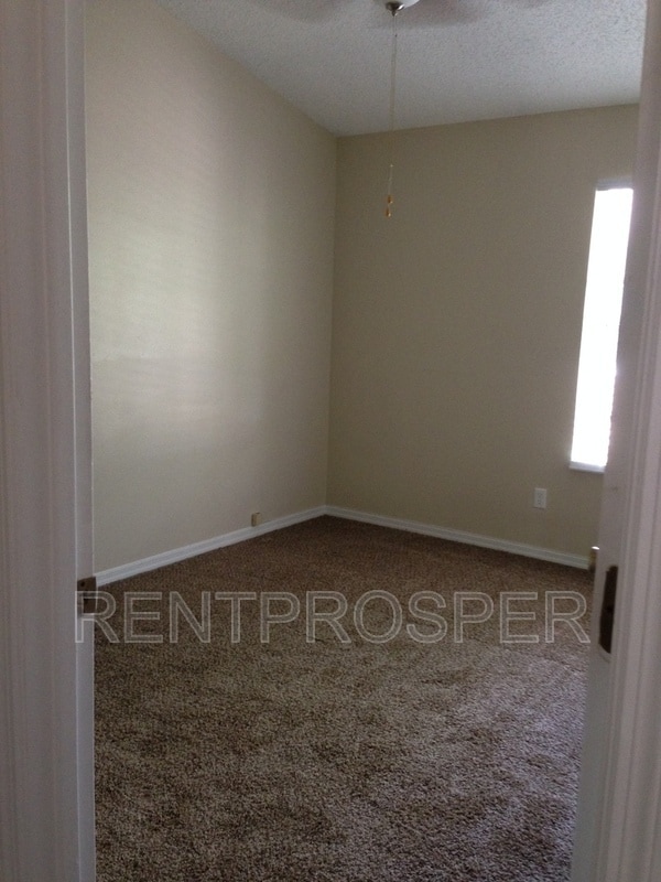 Building Photo - 5980 Scotchwood Glen