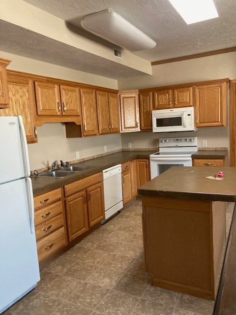 Kitchen w/ Island - 2414 W 10th St