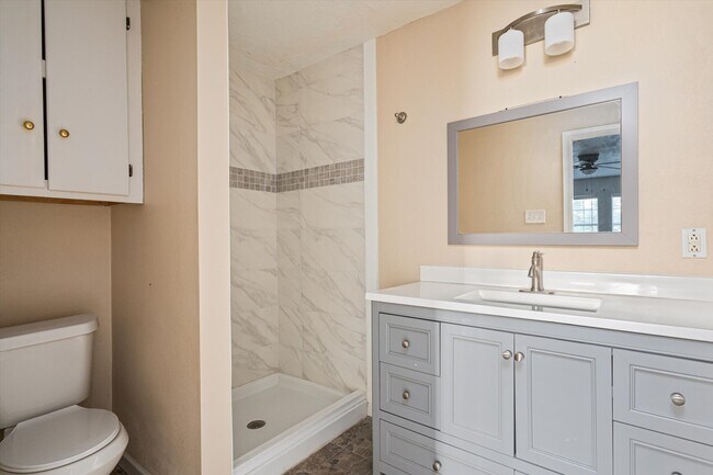 Building Photo - 32726 Riverwood Dr