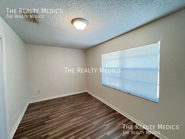 Building Photo - 1118 Tuskegee St