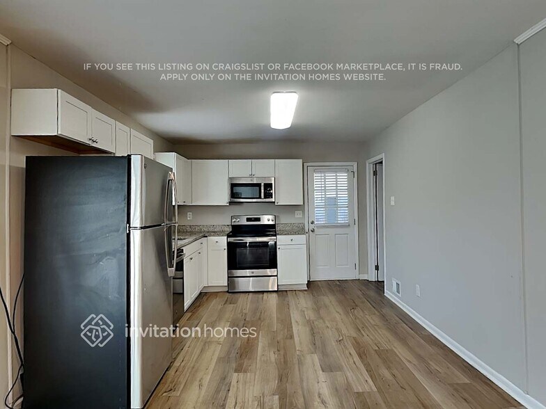 Building Photo - 4461 Locksley Rd