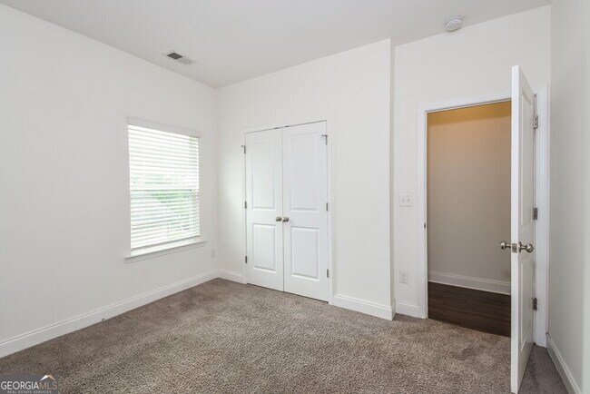 Building Photo - 7844 Wrotham Cir