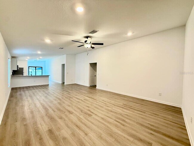 Building Photo - 5745 Helmsman Ct