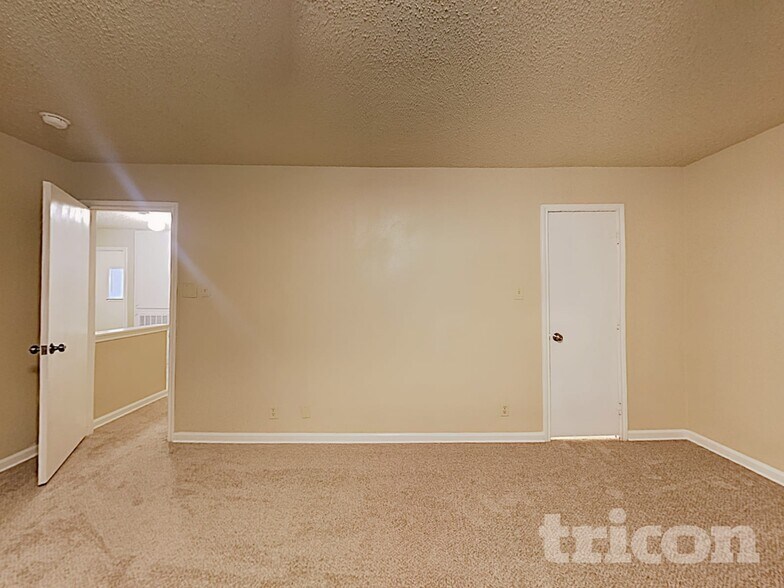 Building Photo - 7511 Micron Dr