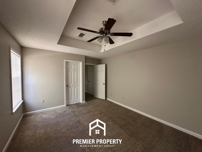 Building Photo - 10140 Cameron Ridge TR