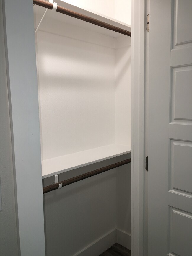 Building Photo - 709 W Woodard St