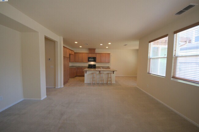 Building Photo - 549 Chaparral Loop