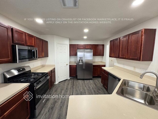 Building Photo - 6527 Gorton Dr