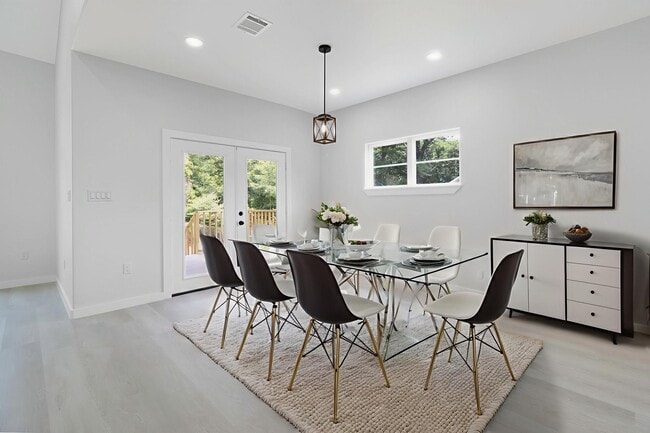 Building Photo - 611 Bridgeview Dr