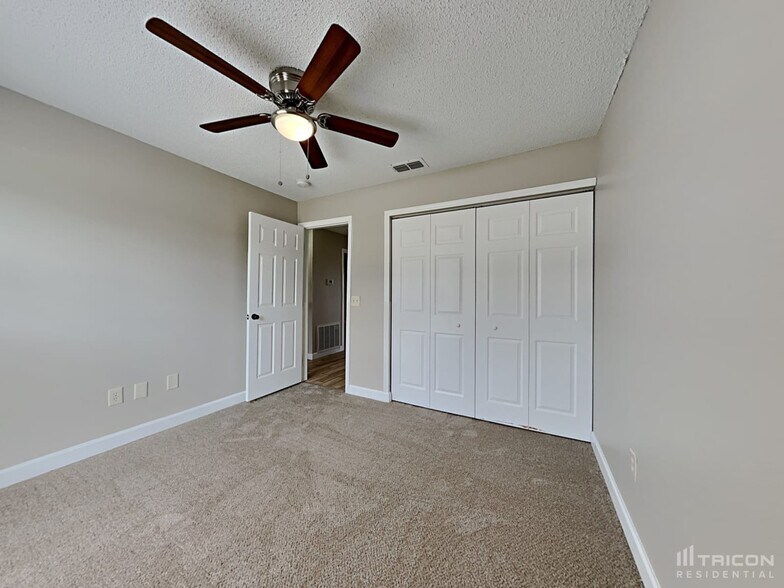 Building Photo - 1237 Edgerton Dr