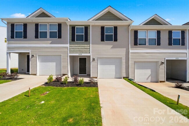 Building Photo - 1921 Tranquility Cir