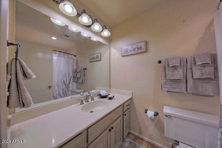 Building Photo - 7001 N Via Camello del Sur