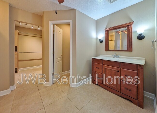 Building Photo - 12722 Megan Jean Ct