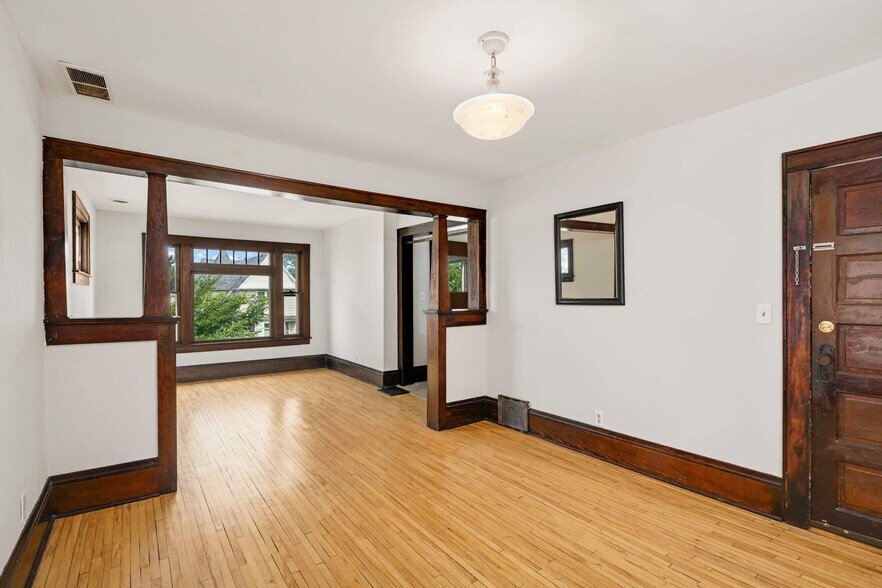 Building Photo - 912 Iglehart Ave